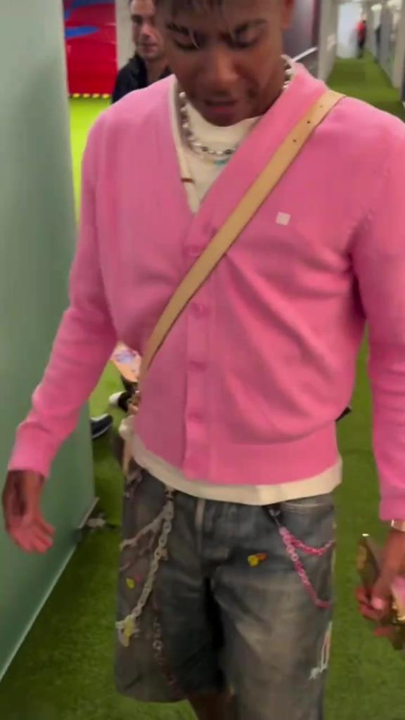 亞馬爾賽后穿搭，阿勞霍調侃：我女兒的夾克