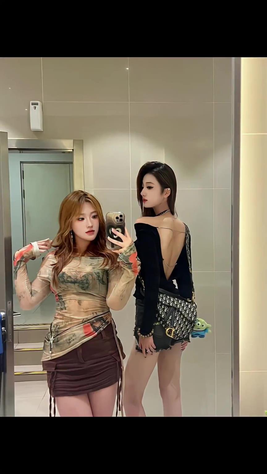 05年女足門將都這么漂亮性感了嘛小腿都那么細的??！