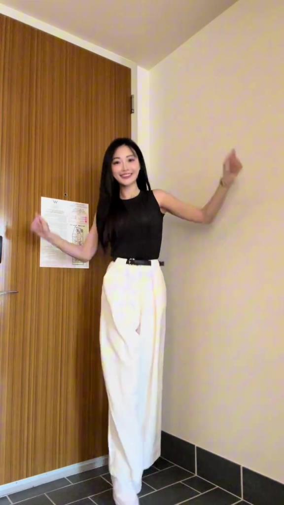 孟超曬自拍：常規賽正式收官啦，咱們季后賽見啦！