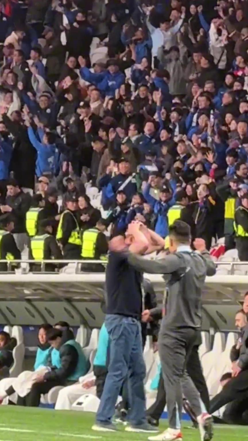 看到斯盧茨基終場哨響時的振臂高呼，就知道這場比賽贏得多不容易